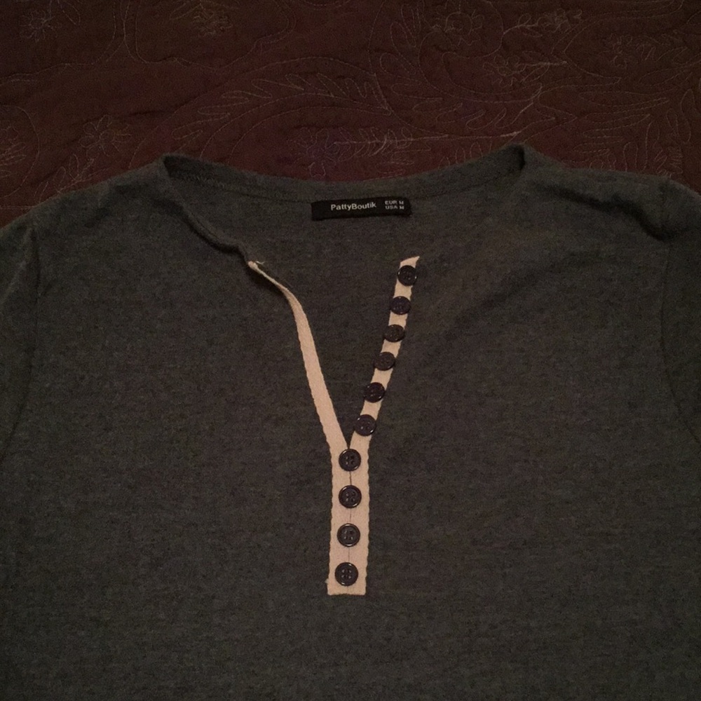 PattyBoutik cute long sleeve top with buttons